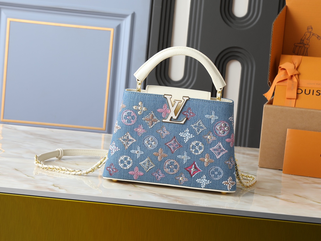 Louis Vuitton LV Classic Handbag Premium Canvas Model M14700 Magnetic Lock Fashion Statement New Arrival